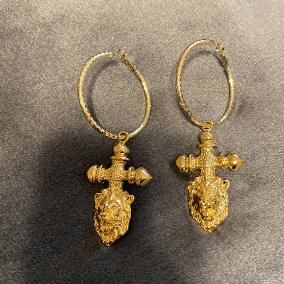 24k Gold Lion Cross Hoop Earrings - Picture 8 of 9